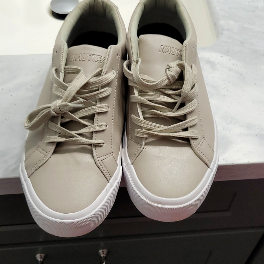 Shoes size 10 nautica